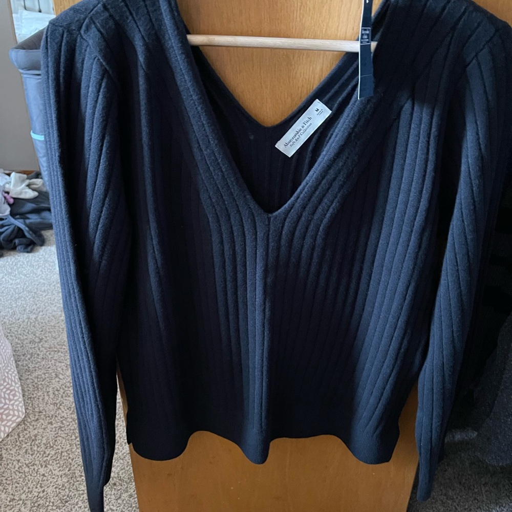 Abercrombie Ladies Top NWT